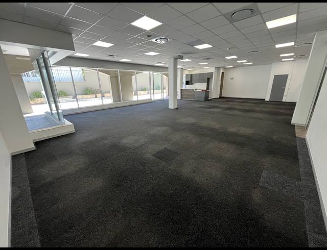 255M² OFFICE TO LET IN CLAREMONT